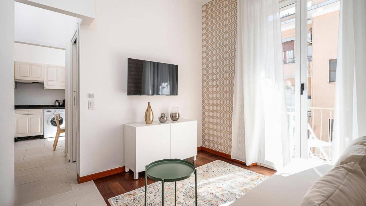 "Gold Fashion" - Residenza Duomo Citylife Apartment Milan Luaran gambar